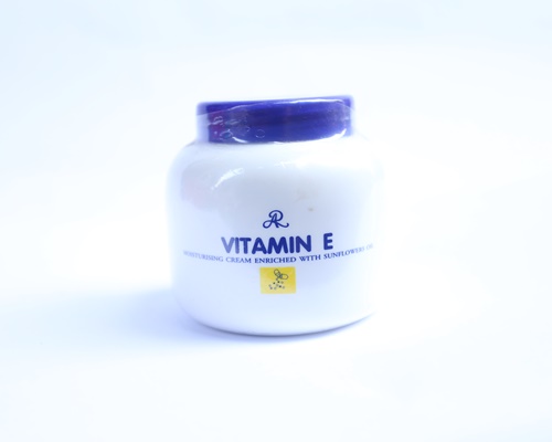 Kem dưỡng ẩm vitamin E